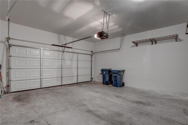 Building Photo - 9133 Forest Willow Ave