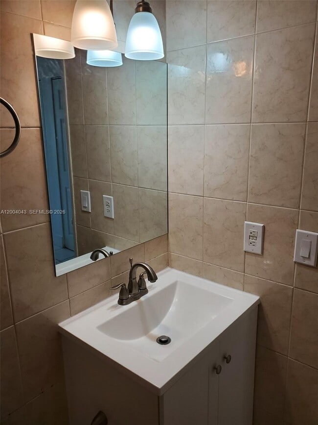 Building Photo - 251 NW 177th St