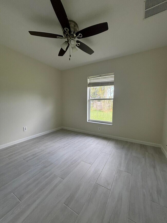 Building Photo - 2109 SE Trillo St