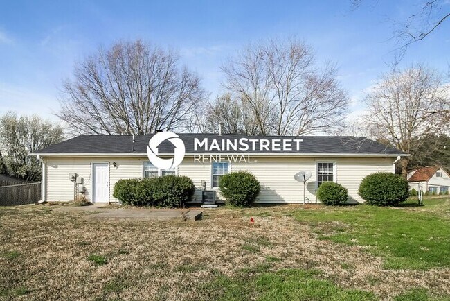 Building Photo - 3 Bedroom Pet-Friendly Home in Winston-Sal...