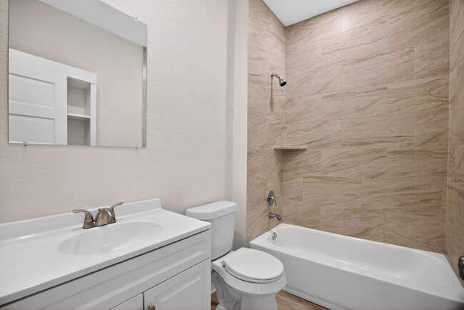 Building Photo - 304 W Vulcan St