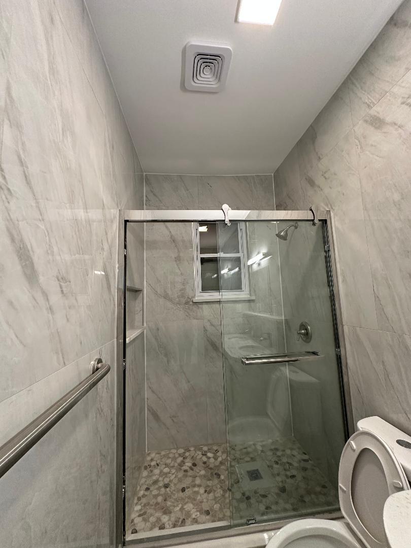 Seperate bathroom - 61 Passaic St