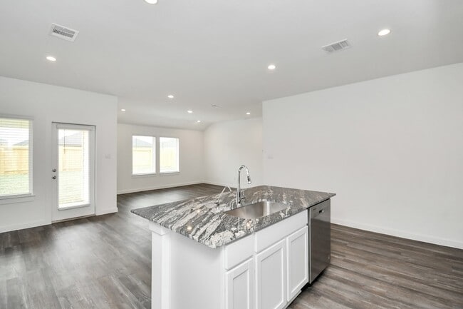 Building Photo - 1123 Briscoe Ct