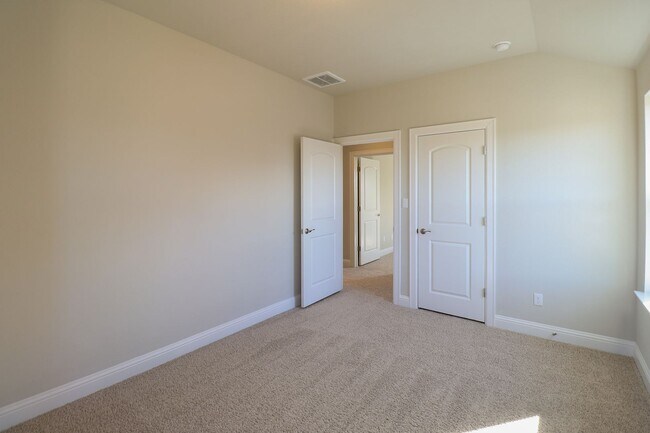 Building Photo - 105 Bent Trl Ln