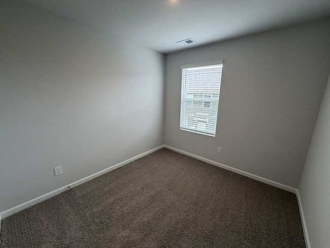 Building Photo - 4913 Mowbray Wy