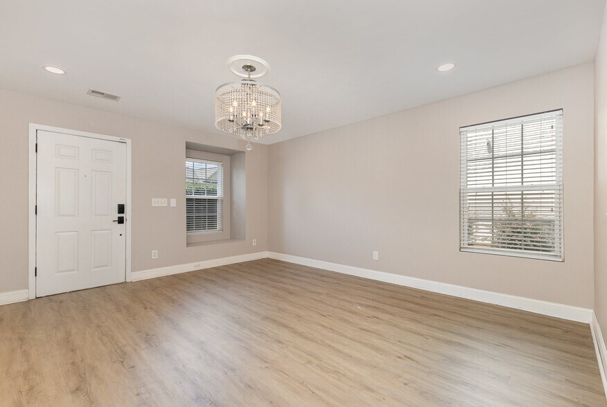 Building Photo - 14014 Pinyon Pine Ln