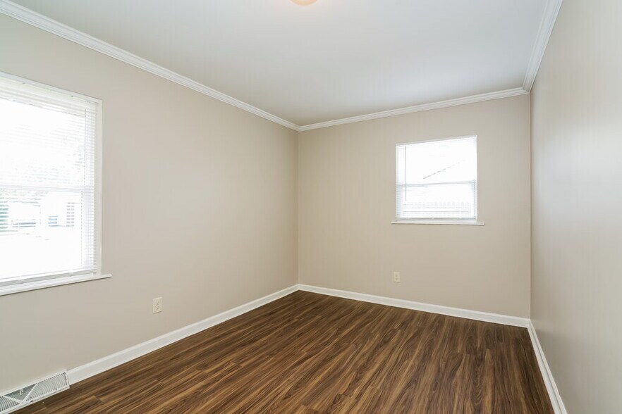 Building Photo - 202 Fenster Dr