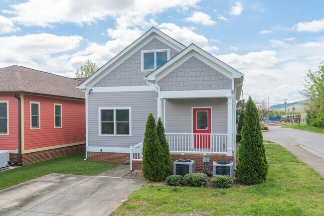 Building Photo - 3 bedroom home in Jefferson Heights