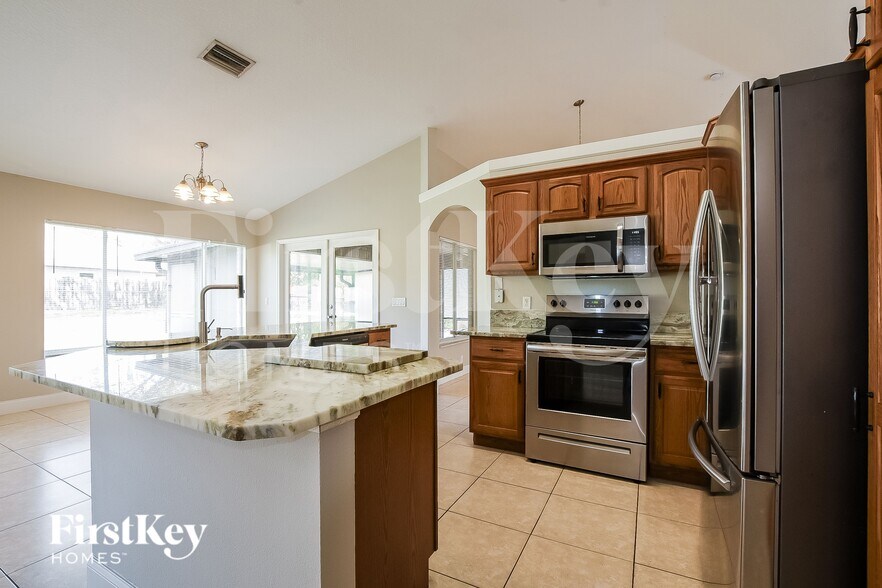 Building Photo - 140 Sunrise Blvd