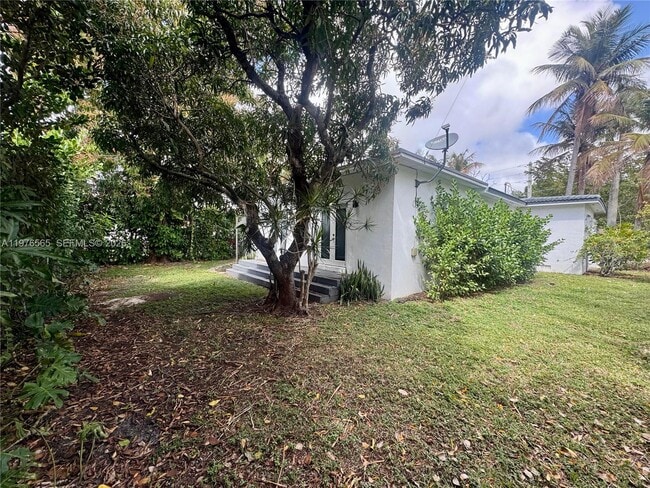 Building Photo - 100 SW 30th Rd