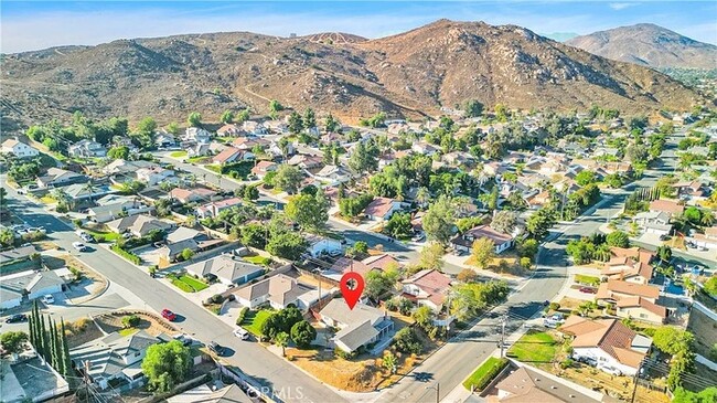 Building Photo - Located in the desirable Jurupa Hills clos...