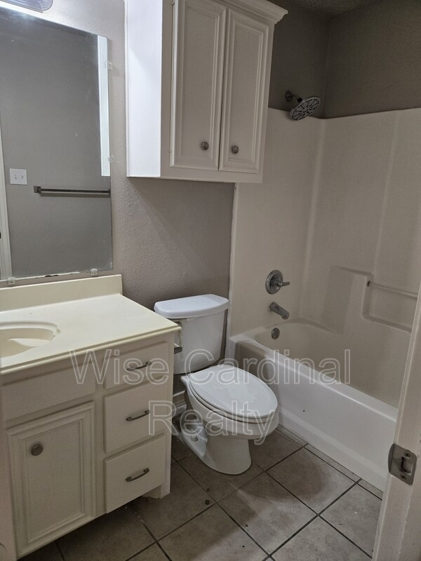 Building Photo - 5119 Albany Ave