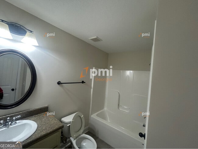 Building Photo - 209 Allington Walk