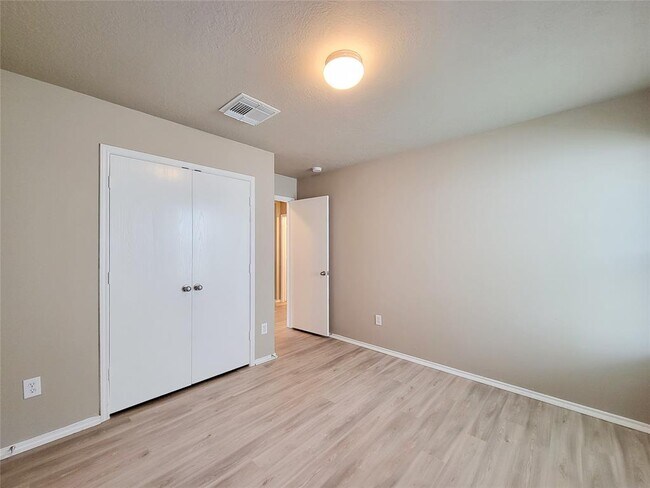 Building Photo - 2731 Trinity Glen Ln