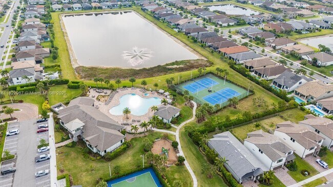 Building Photo - 8296 Cadre Noir Rd