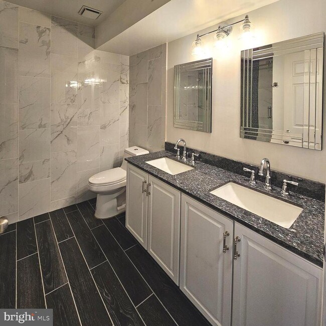Building Photo - 7009 Birkenhead Pl