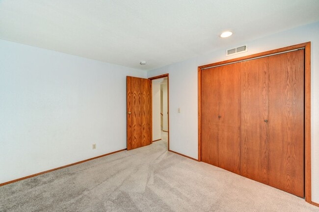 Building Photo - Great Home Tucked Away in Mirrormont on Tiger Mountain