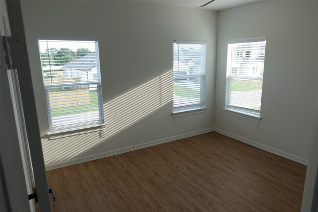 Building Photo - 9602 Champion Heavens Dr