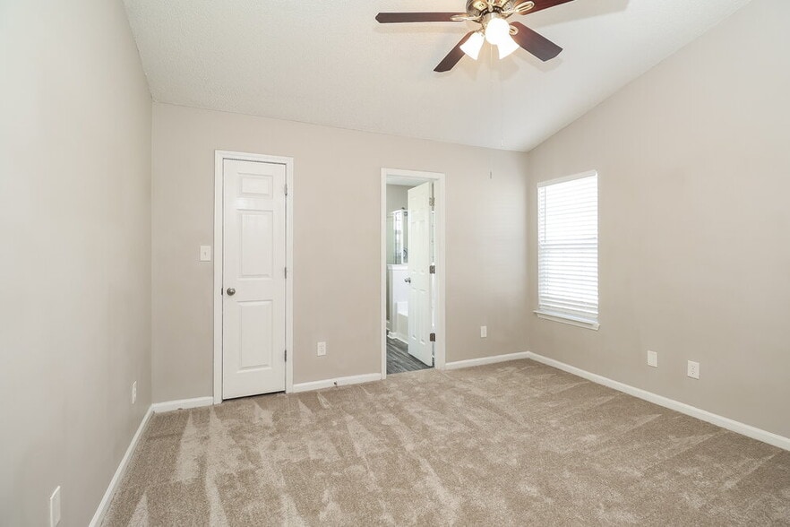 Building Photo - 3205 Forest Creek Ct