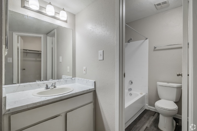 Building Photo - 10401 Old Bammel N Houston Rd