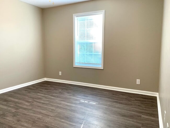 Building Photo - 604 Cory Dr