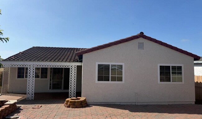 Building Photo - 4056 Caseman Ave