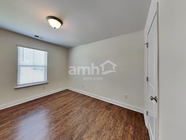 Building Photo - 1425 Arbor Pl Dr