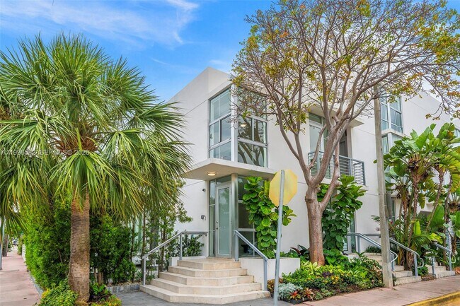 Building Photo - 600 76th St