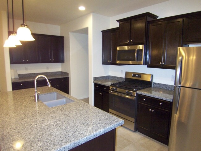 Building Photo - Gilbe Single Story 4 Bedroom