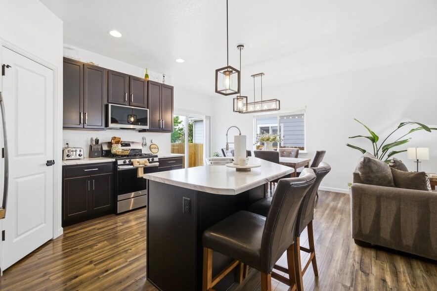 Building Photo - 782 S Settlers Dr