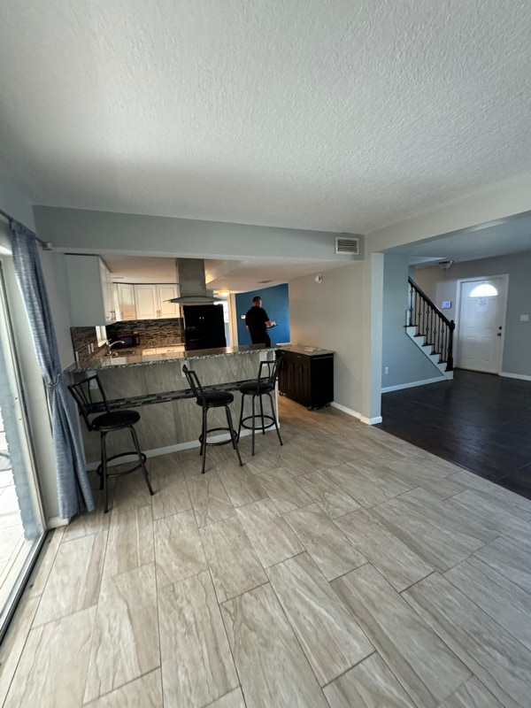 Building Photo - 942 Chace Ln NE