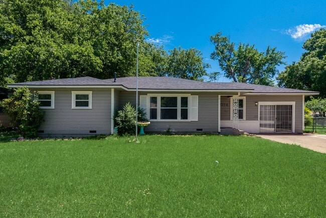 Building Photo - 1014 W Belden St