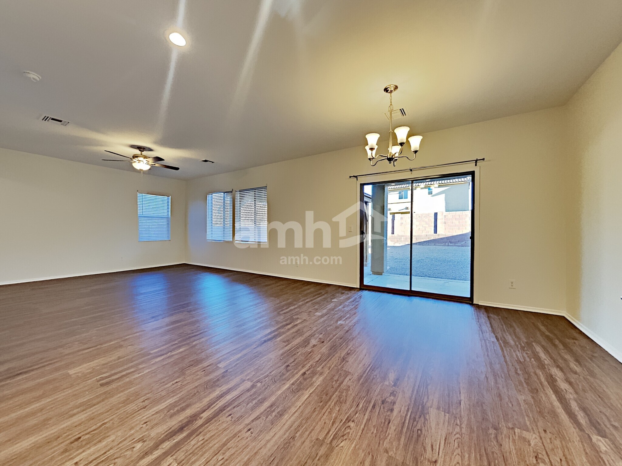 Building Photo - 902 E Autumn Harvest Pl