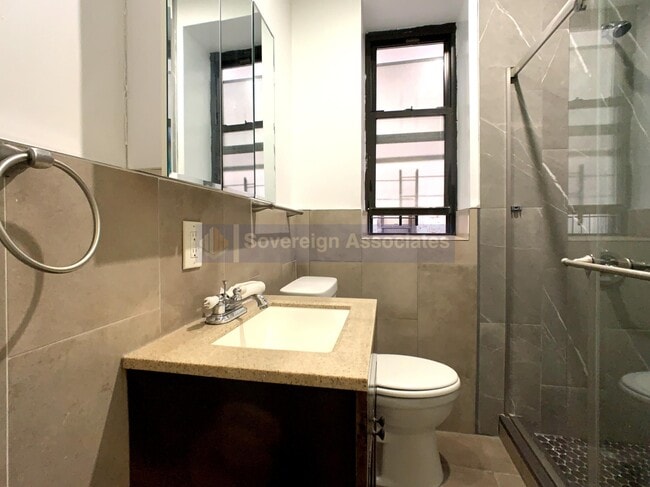 Building Photo - 186 Claremont Ave