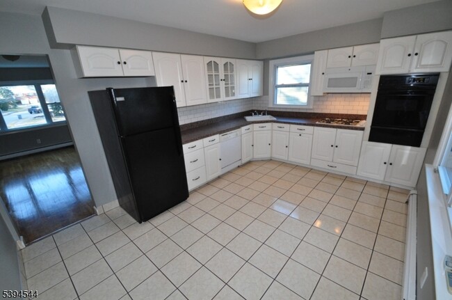 Building Photo - 23 Gleeson Dr