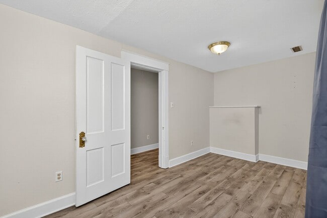 Building Photo - Charming 4BR / 3BA Historic Home with Big Backyard! BR VA