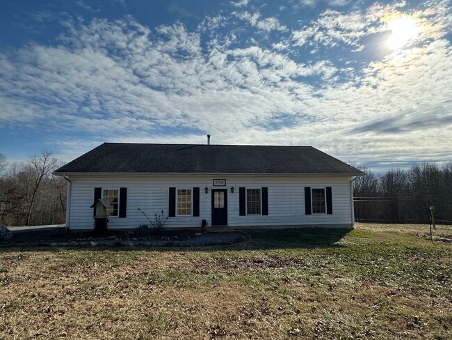 Primary Photo - Large home in the country! See description...