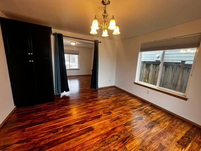 Building Photo - Application Pending - 3 Bedroom House For ...