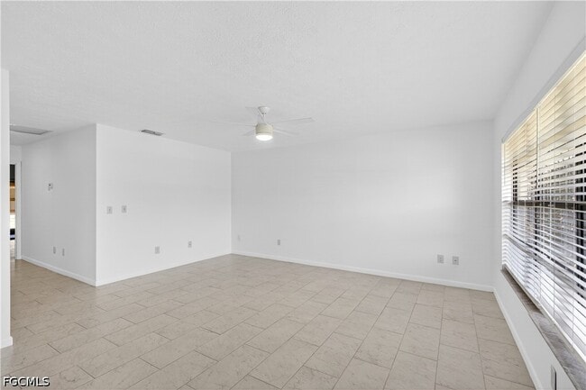 Building Photo - 3916 SE 11th Pl