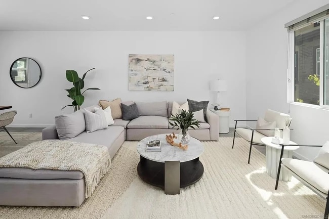 Living Room on th e2nd Floor - 357 Mission Terrace Ave