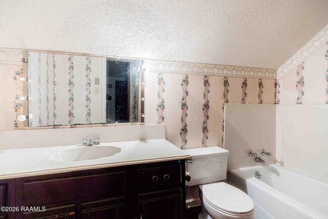 Building Photo - 222 Winsor Dr