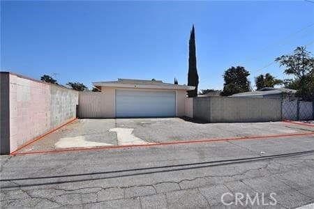 Building Photo - 4945 Persimmon Ave