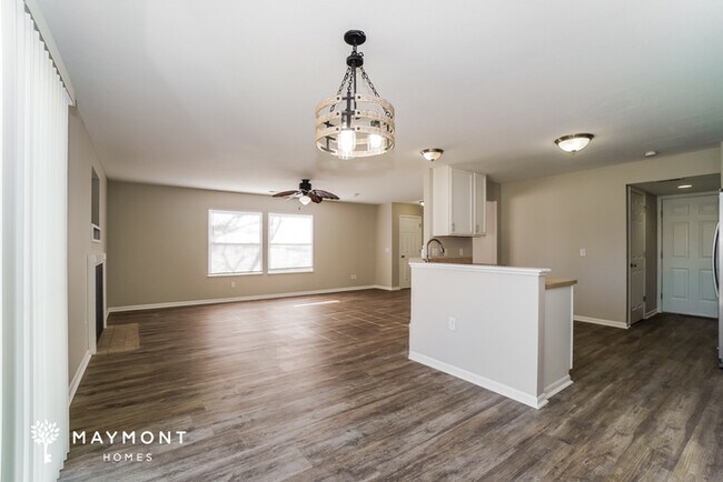 Building Photo - 5080 Maple Valley Dr