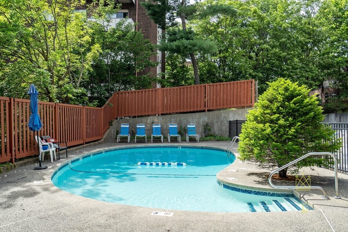 Building Photo - 45 Longwood Ave