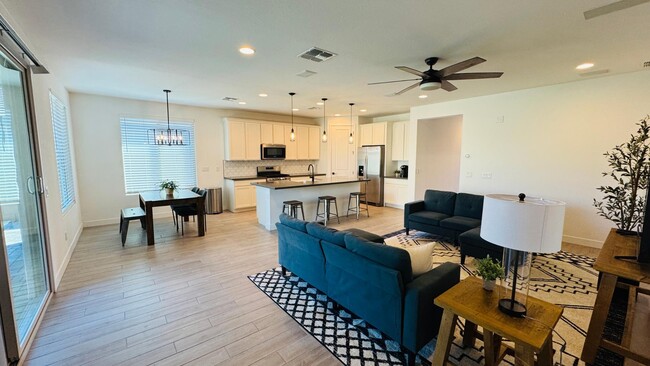 Building Photo - 14424 W Aster Dr