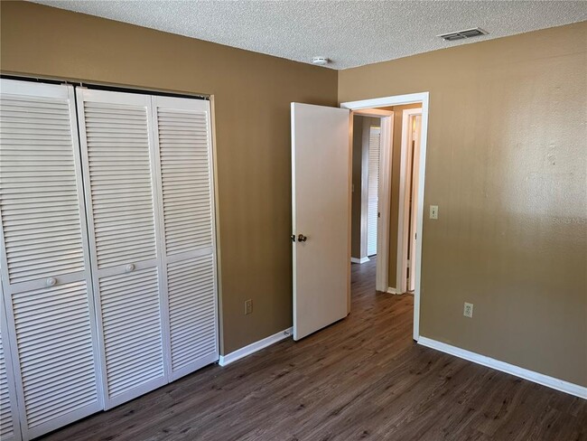 Building Photo - 3433 Laurel Dale Dr