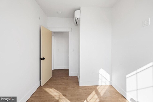 Building Photo - 900 N 41st St