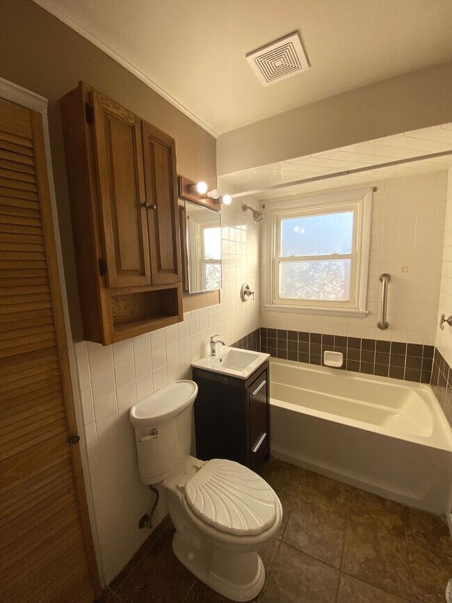 Building Photo - Beautiful 3 Bedroom, 1 Bath Home for Rent in Peoria!