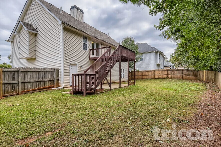 Building Photo - 1309 Vine Cir
