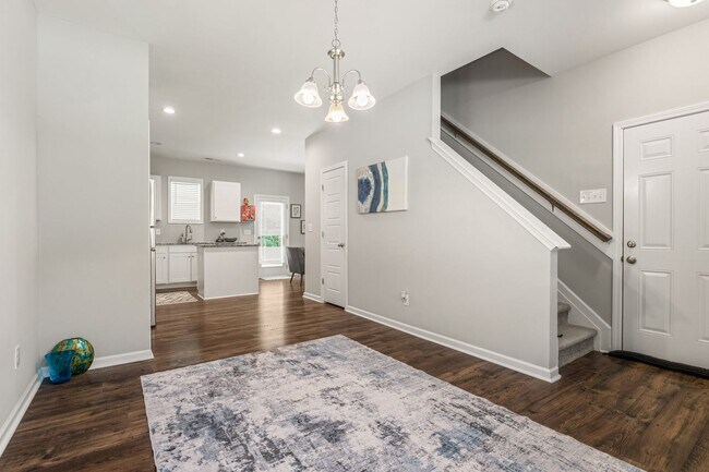 Building Photo - Modern 4 Bedroom Home in Quiet Clayton Nei...